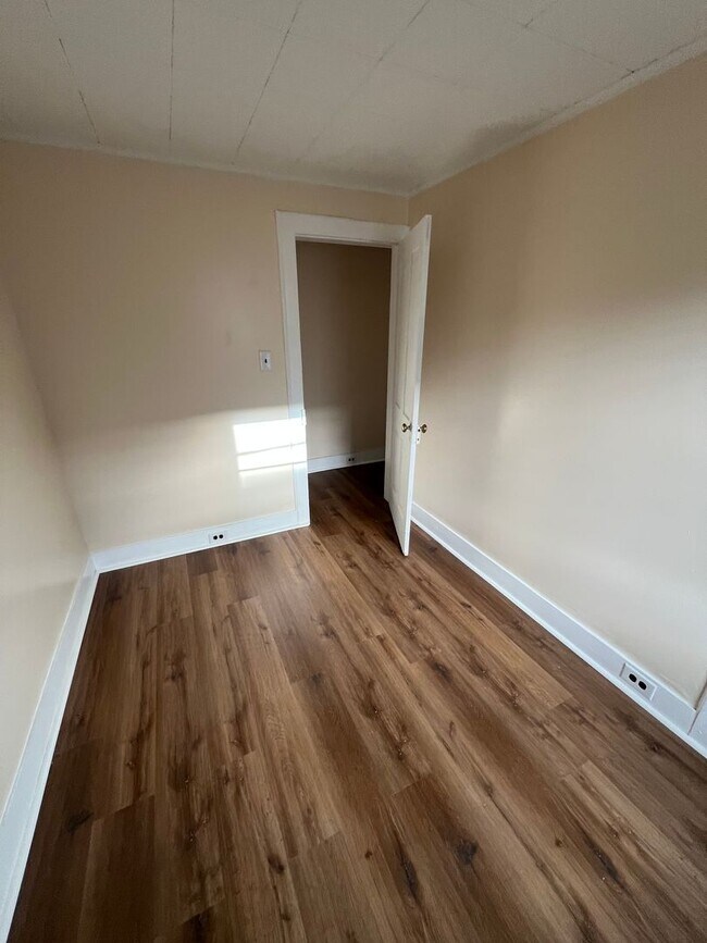 Building Photo - 1742-1744 Wayne Ave