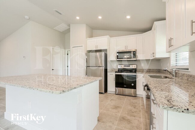 Building Photo - 2807 19th St SW