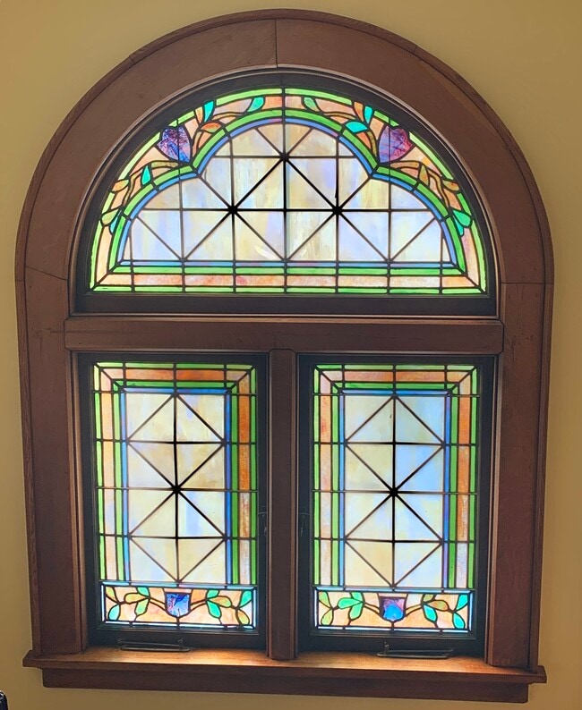 Foyer Stain Glass - 1009 Sunset St