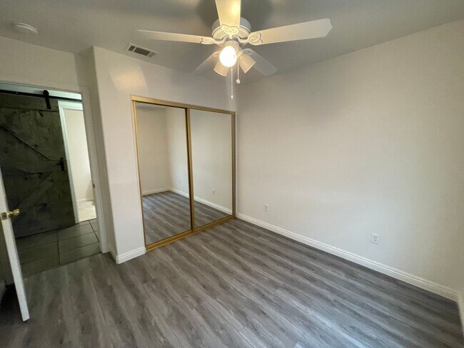 Building Photo - Charming Three Bedrooms, 2 Bathrooms Home In Apple Valley, Fully Fenced & Cross Fenced,