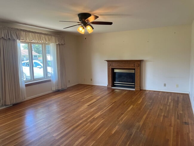 Building Photo - Charming Ranch - Coming Soon