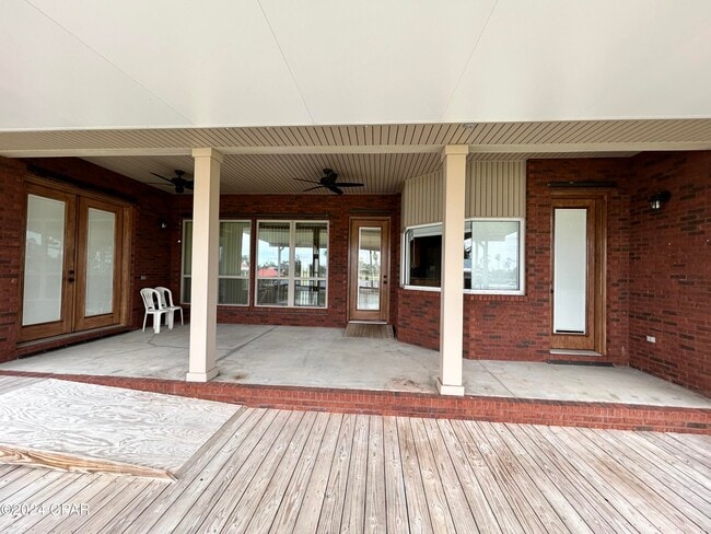 Building Photo - 7134 Bay Crest Rd