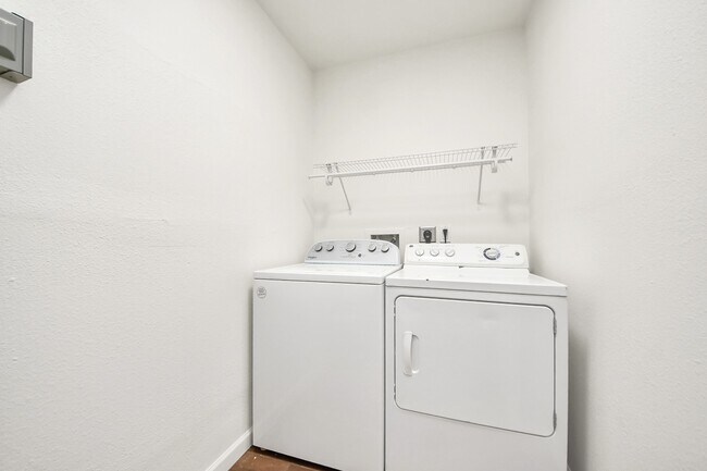 Building Photo - 12068 Beechnut St