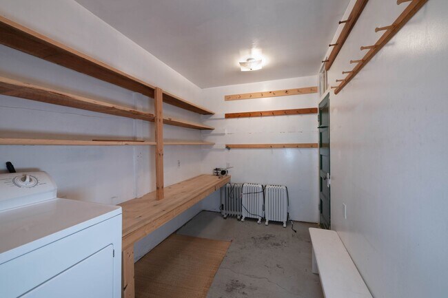 Building Photo - Charming Midtown Santa Fe Home