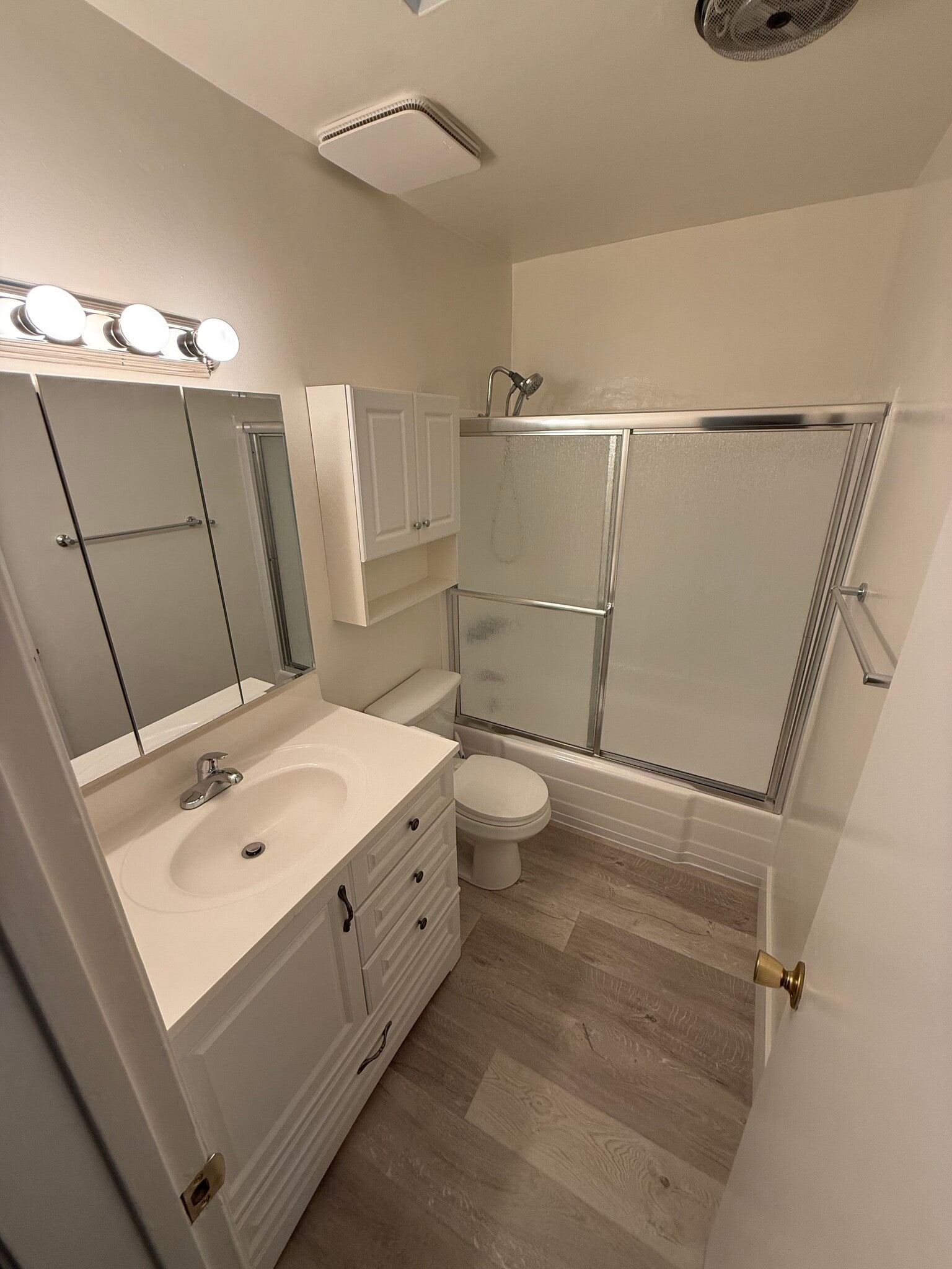 Building Photo - 927 W 19th St