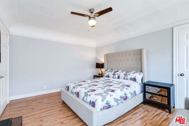 Building Photo - 137 Rexford Dr