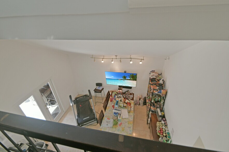 Building Photo - 7225 Via Romera
