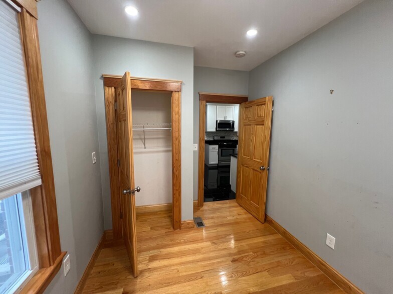 Building Photo - 152 Winchester St