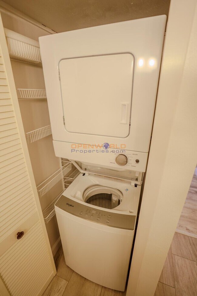 Building Photo - Rossmoor 55+ Living — One BR/One BA Del Monte Model (733 SF) — Peaceful, Updated, Sun-Filled Home