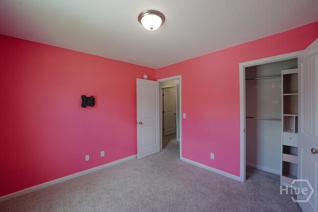 Building Photo - 24 Daylily Ct