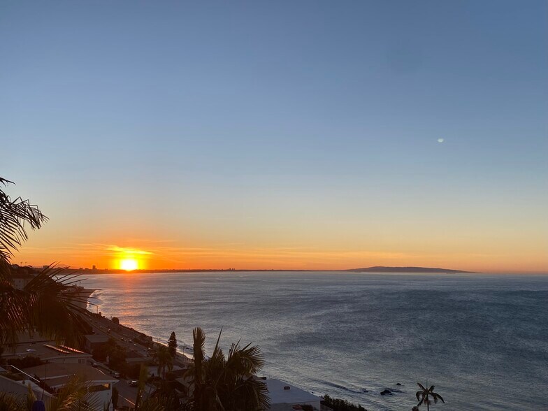 Sunrise - 18139 Coastline Dr