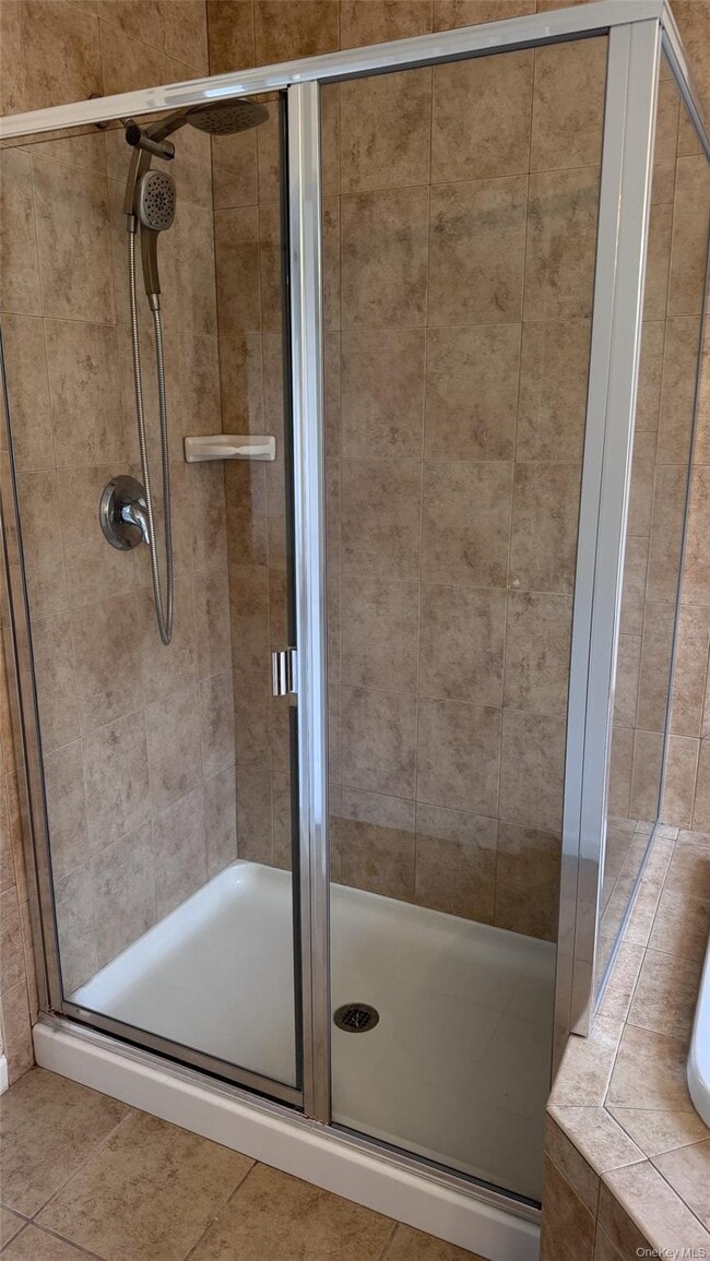 Building Photo - 245 Buttonwood Way