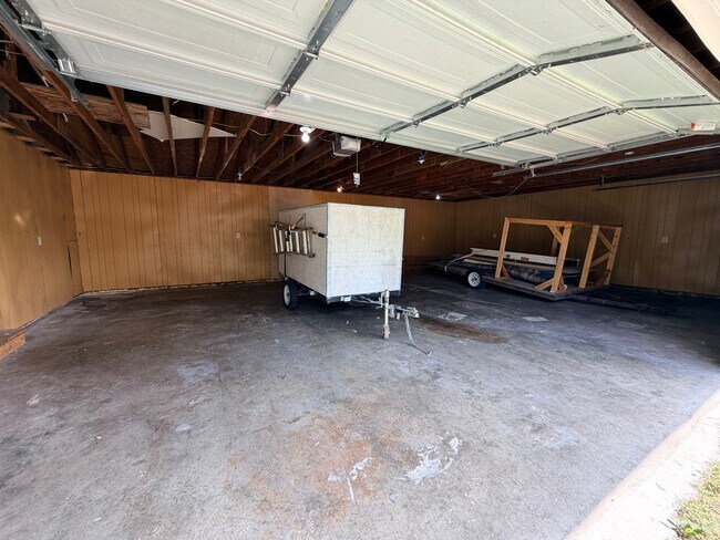 Building Photo - 1746 W Thoman St