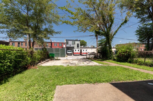 Building Photo - 5875 Washington Blvd