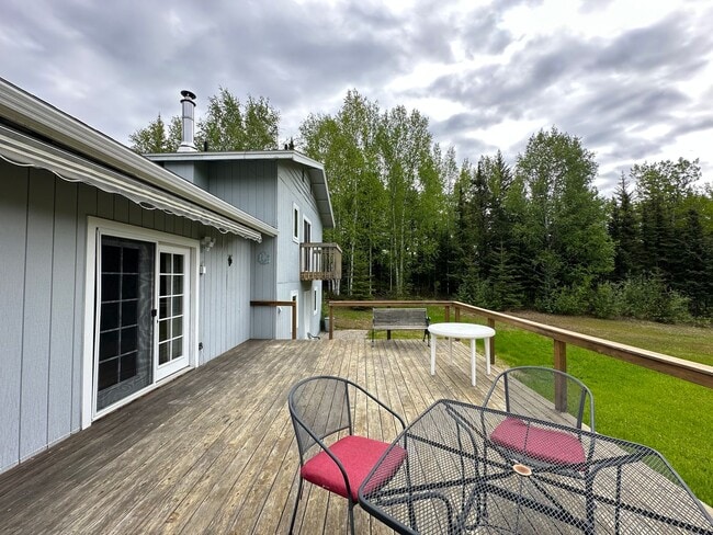 Building Photo - Fully Furnished 3BD/3BA Home with Solar Power