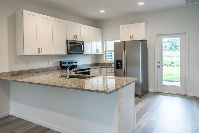 Building Photo - 5359 Vista Lago Dr