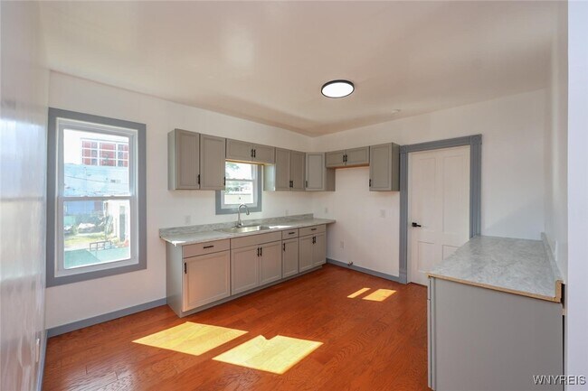 Building Photo - 30 Glenwood Ave