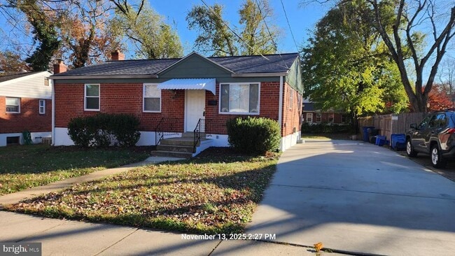 Building Photo - 4704 Red Fox Rd