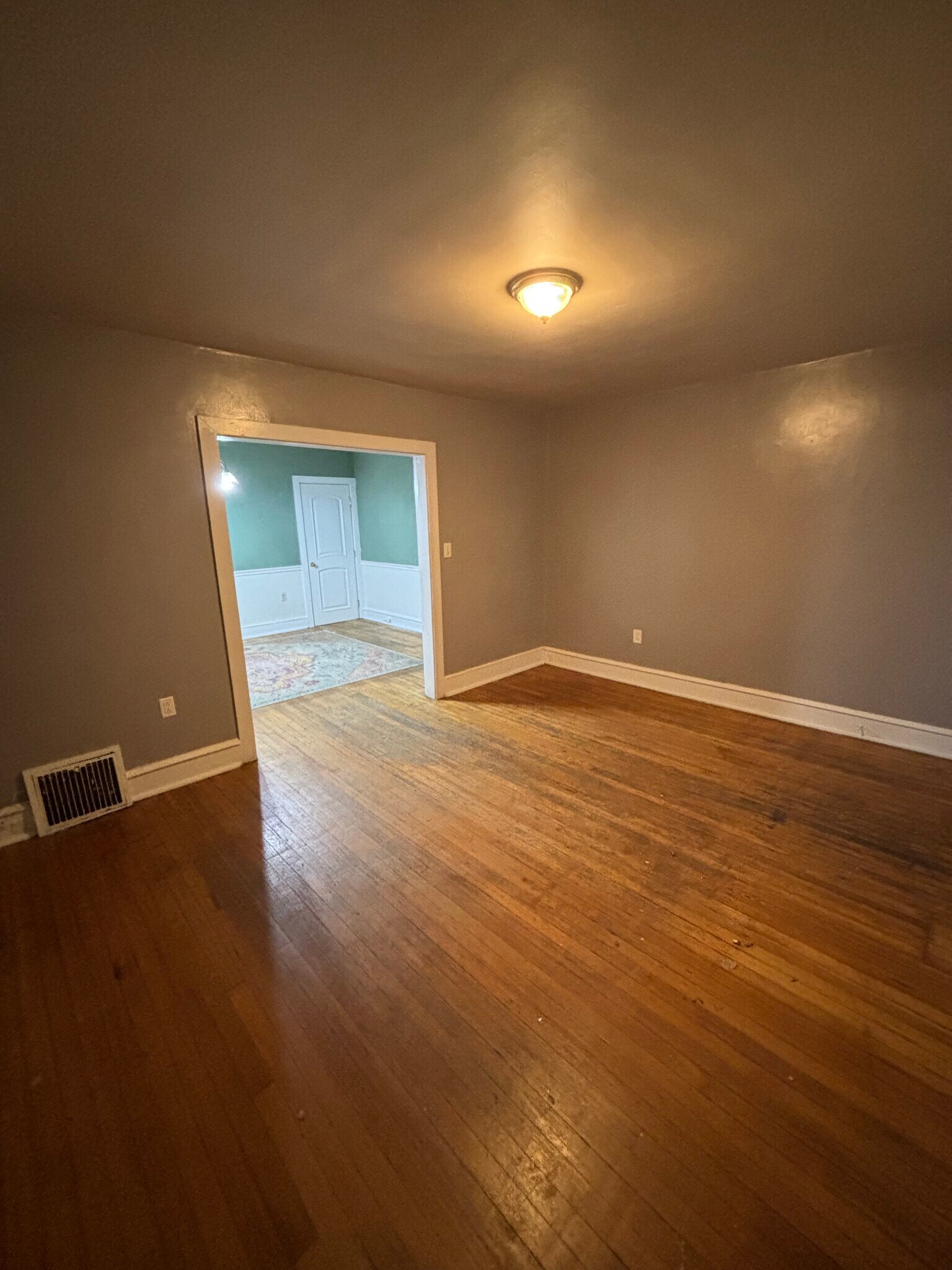 Living room - 614 Sampson Ave