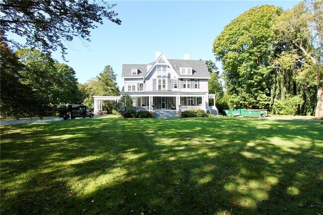 Building Photo - 541 Bellevue Ave