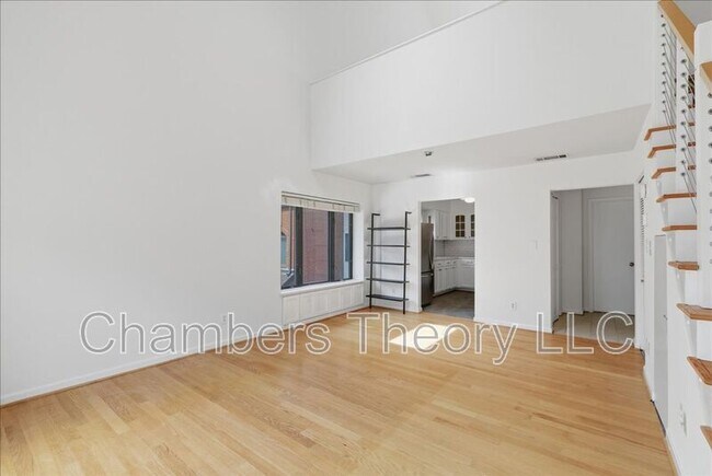 Building Photo - 1020 N Stafford St