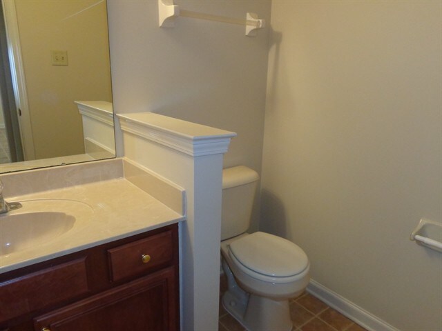 Building Photo - 290 Oaks Edge