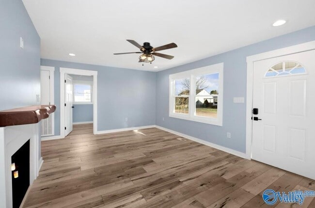 Building Photo - 3904 Cypress Ave SW