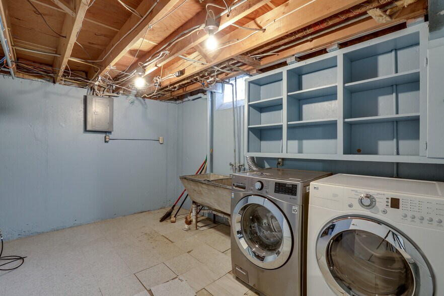 Building Photo - 22826 Frederick Ave