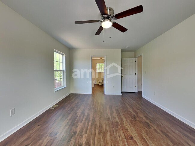 Building Photo - 5 Natalie Ct