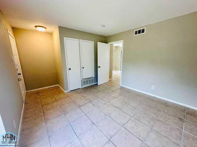 Building Photo - Prestigious Residential Offering: Expansiv...