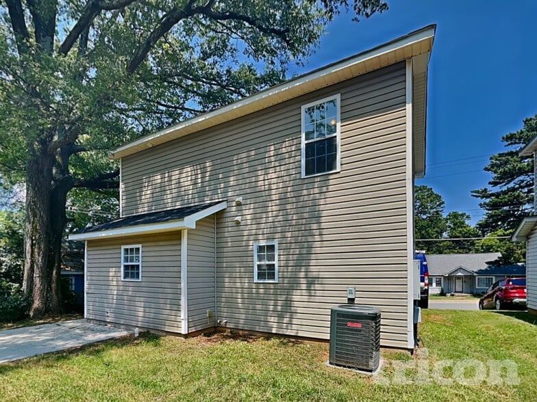 Building Photo - 120 Honeywood Ave