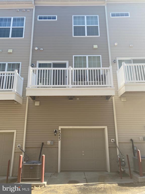 Building Photo - 7225 Barrberry Ln