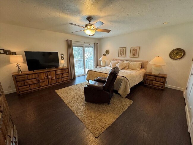 Building Photo - 2301 Tredington Ct