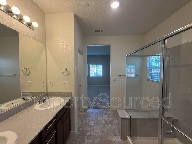 Building Photo - 437 Pendragon St