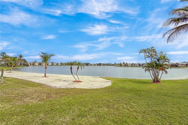 Building Photo - 929 Hamilton Dr