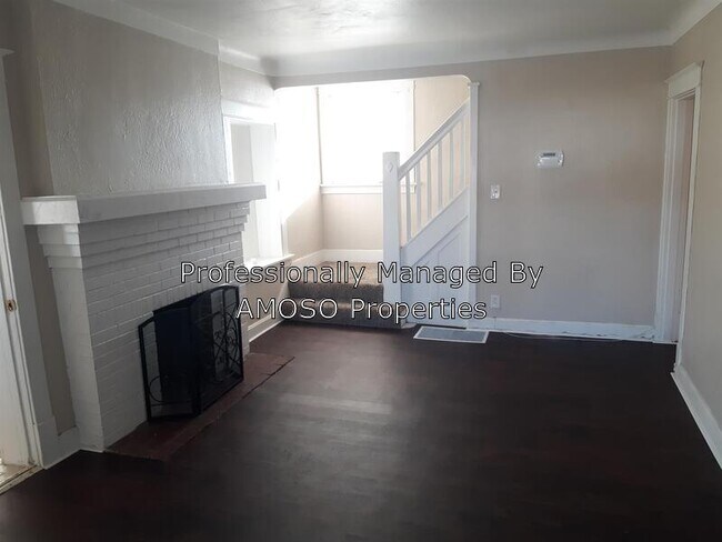Building Photo - 6370 Glenmore Ave