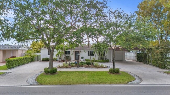 Building Photo - 2900 SW 92nd Ave