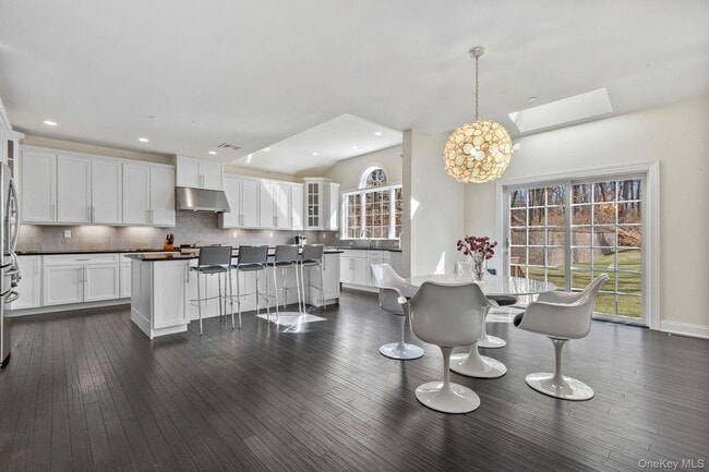 Building Photo - 11 Fraydun Ln