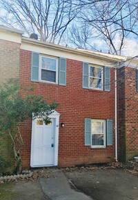 Building Photo - 3 Bedroom in Townhouse Fredericksburg/Spot...