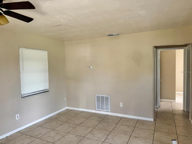 Building Photo - 7103 Fireside St