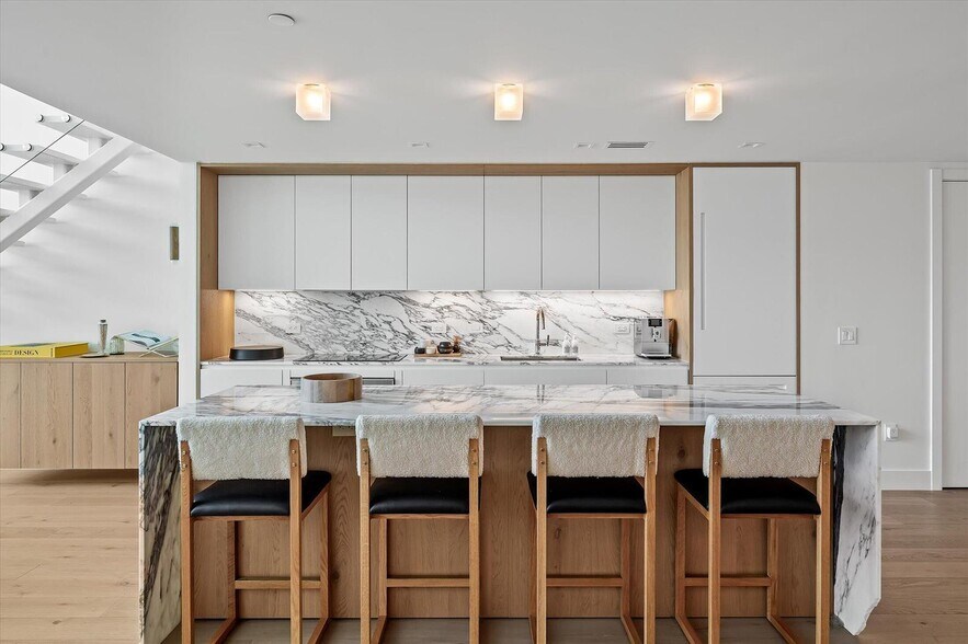 Building Photo - 1040 Biscayne Blvd