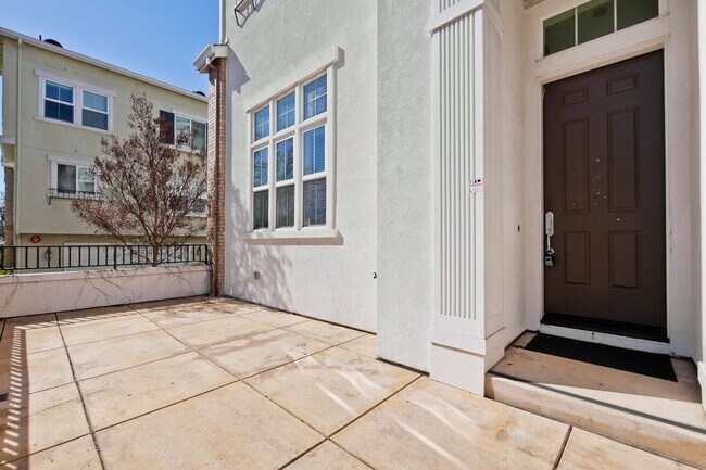 Building Photo - Wow! What a Great Home! Available Now!