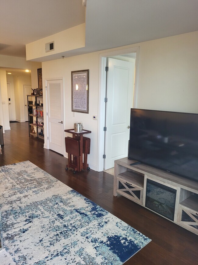 Building Photo - 270 17th St NW