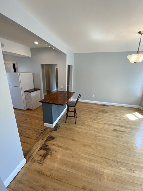 Building Photo - 3 Bellevue St