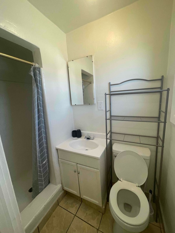 Building Photo - 563 S 1st Ave