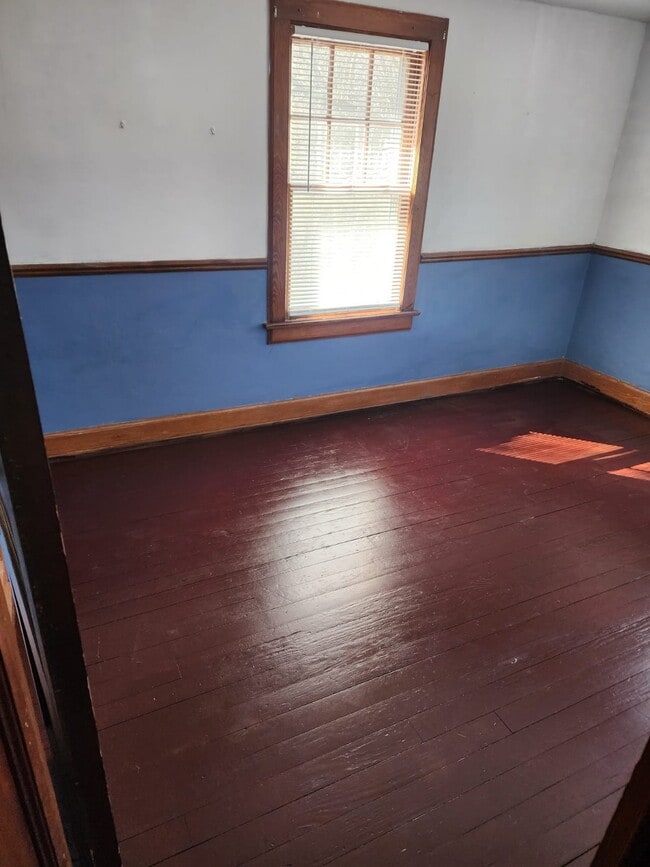 Building Photo - 19 Gibson Ave