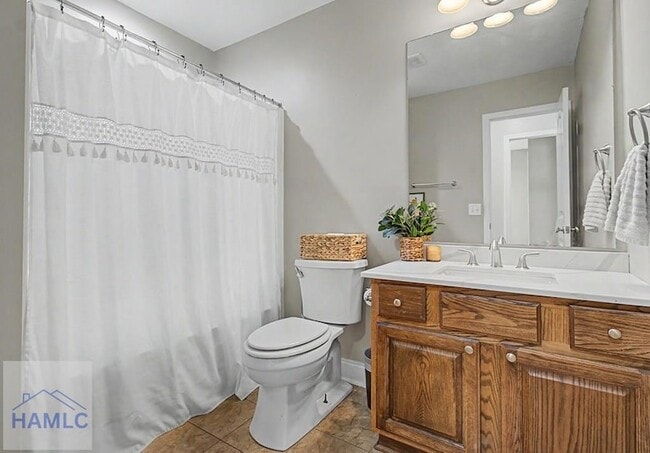 Building Photo - 220 Jackson Ave NE