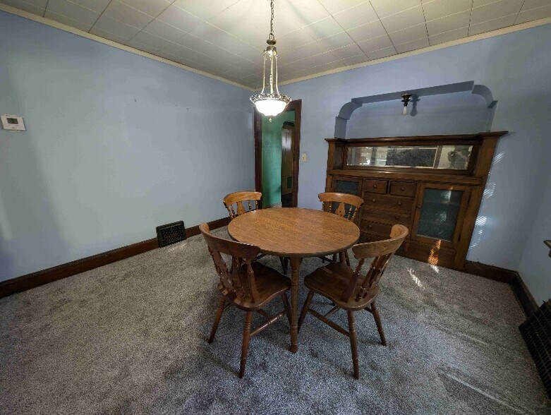 Building Photo - 2024 S 69th St