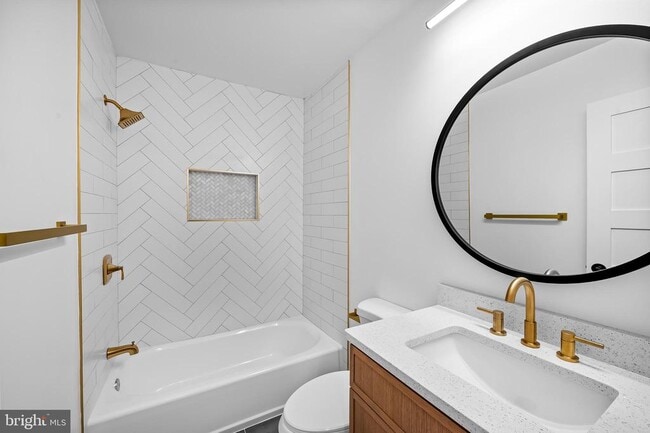 Building Photo - 1200 Bolton St