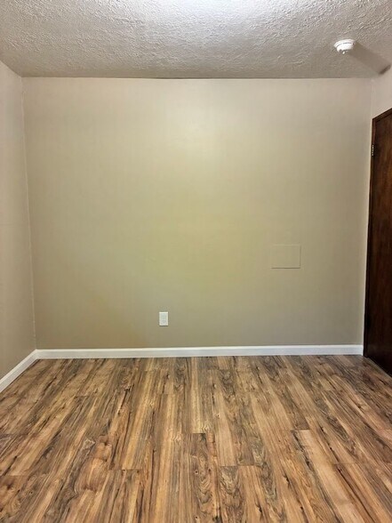 Building Photo - 4122-4130 SE Howe St